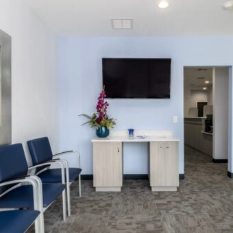 rotem-dental-care-toms-river-office-waiting-area